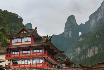 img-china-tianmencaveglass